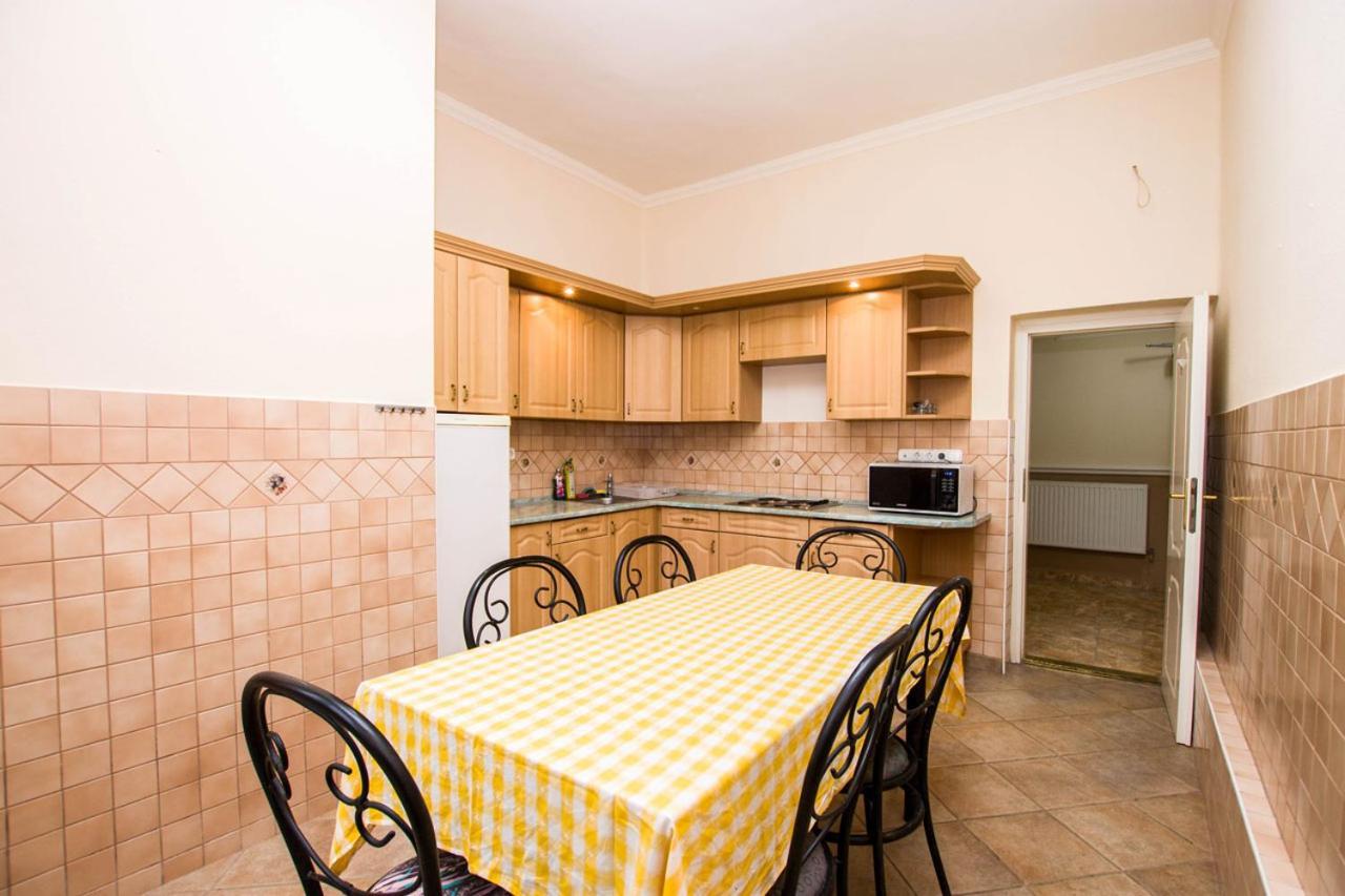 Jarja Panzio Hotel Hajdúszoboszló Екстериор снимка