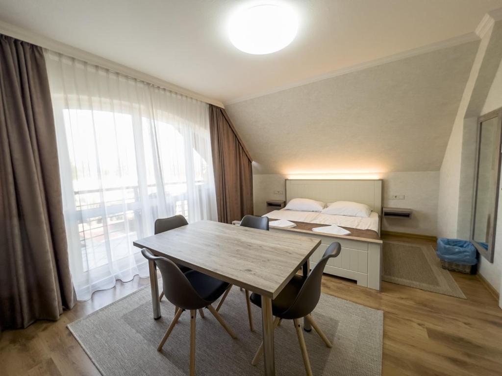 Jarja Panzio Hotel Hajdúszoboszló Екстериор снимка
