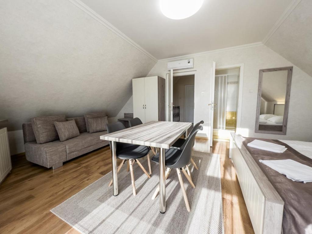 Jarja Panzio Hotel Hajdúszoboszló Екстериор снимка